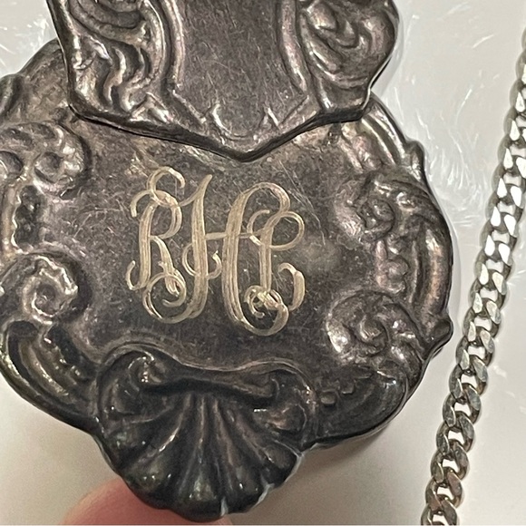 Vintage sterling Silver Knight Medallion necklace luggage Tag - Picture 9 of 16